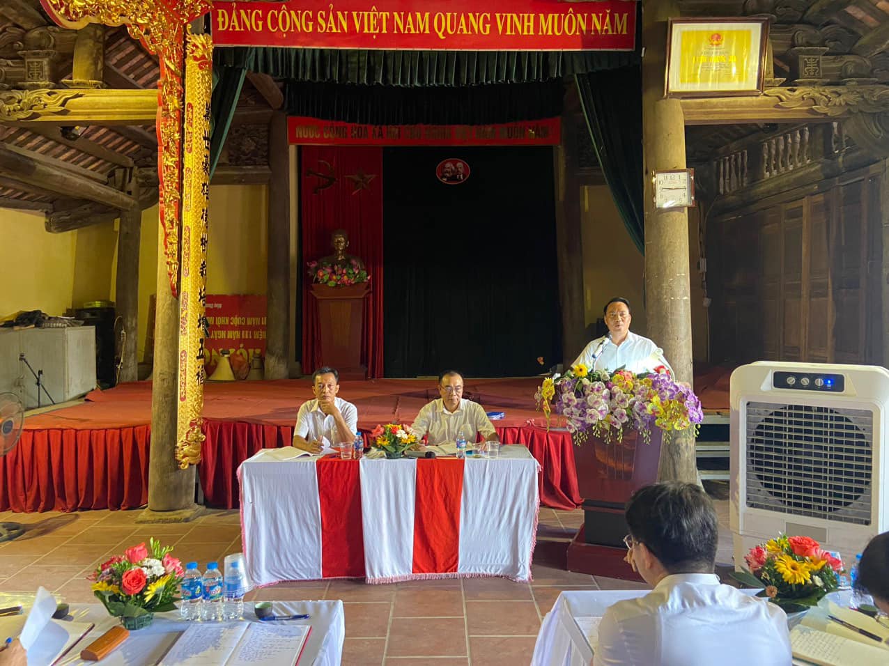     Chi bộ thôn Đồng Chung xã Việt Hưng tổ chức buổi sinh hoạt thường kỳ tháng 7/2024