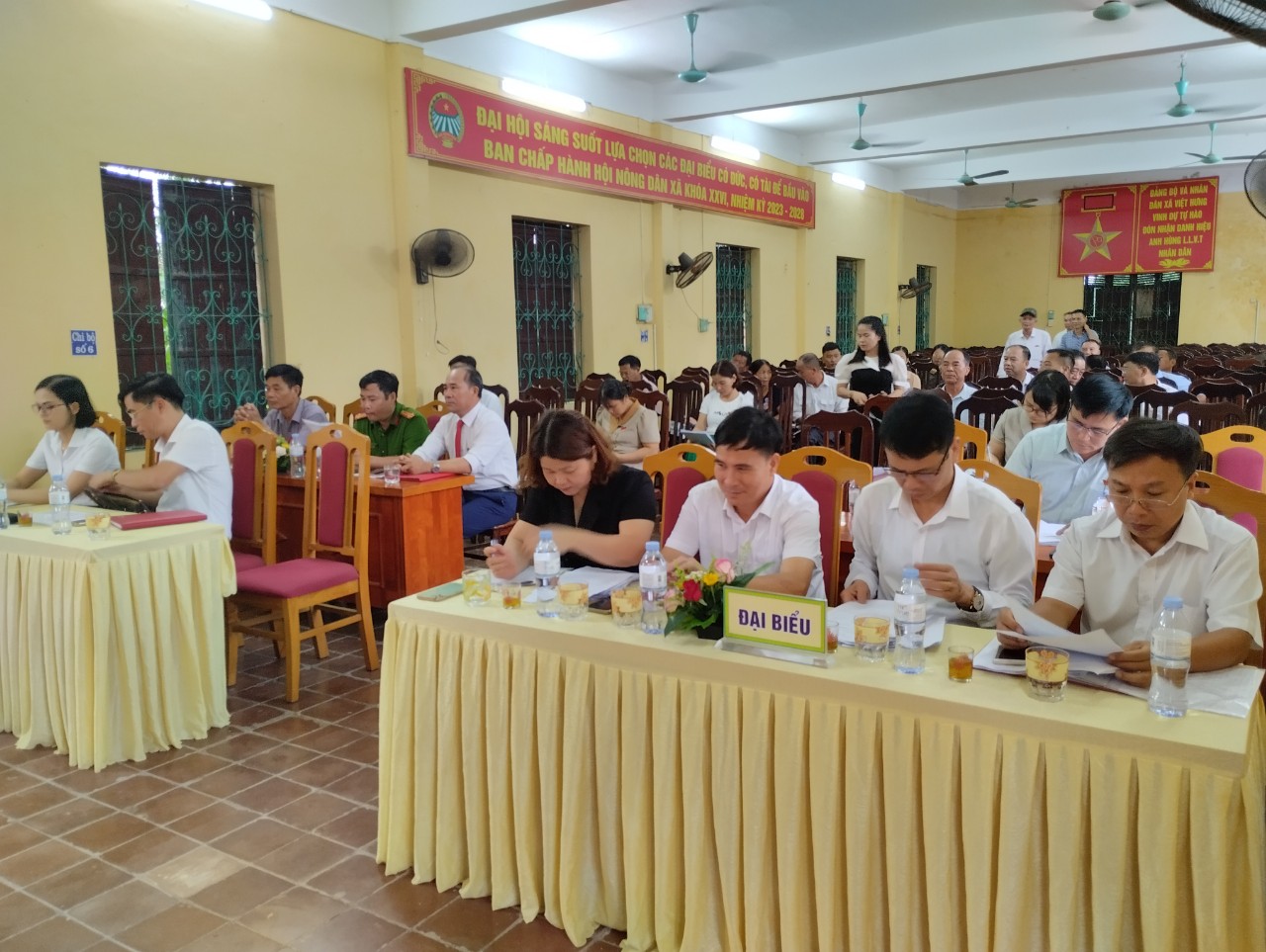 Xã Việt Hưng tổ chức Hội nghị tiếp xúc cử tri trước kỳ họp thứ 5 HĐND xã khóa XXII, nhiệm kỳ 2021- 2026
