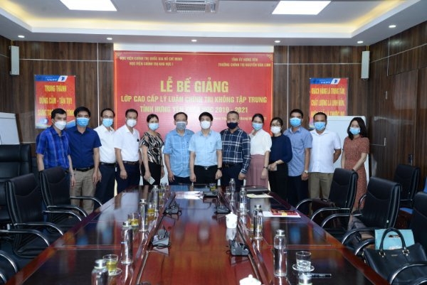 Bế giảng lớp Cao cấp Lý luận chính trị hệ không tập trung tỉnh Hưng Yên khóa 2019-2021