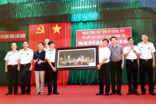 Lớp CCLLCT hệ không tập trung tỉnh Hưng Yên khóa 2016 – 2018 Đi nghiên cứu thực tế tại huyện đảo Phú Quốc tỉnh Kiên Giang