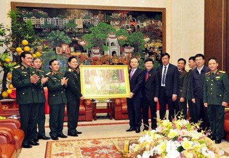Bộ trưởng Bộ Quốc phòng Ngô Xuân Lịch thăm và làm việc tại Hưng Yên